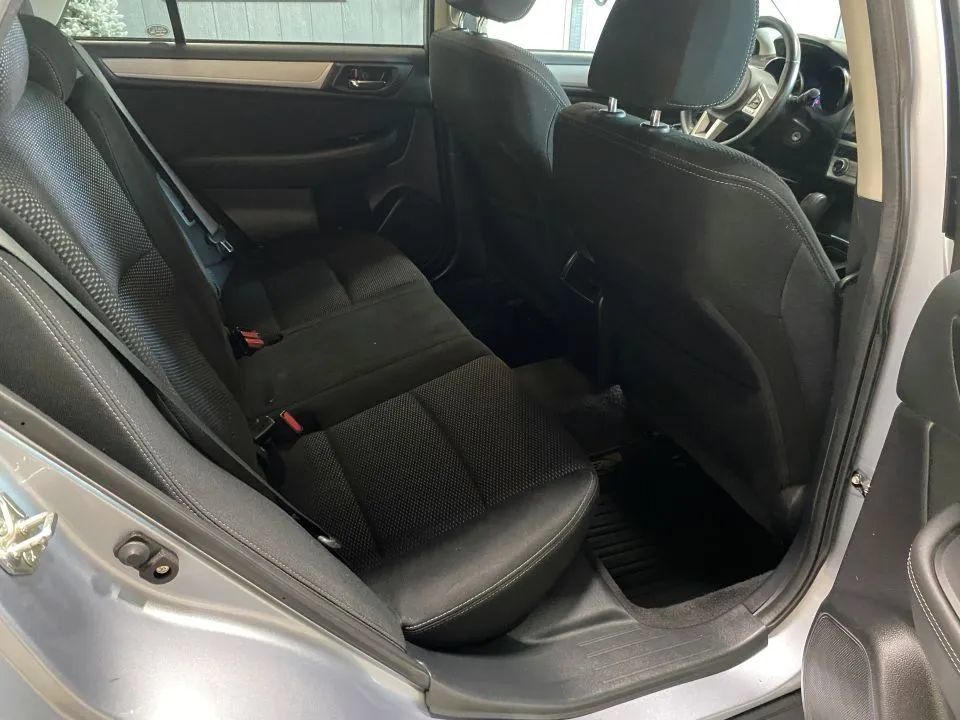 Used 2017 Subaru Outback 2.5i Premium AWD/4WD image 32