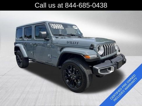 Used 2025 Jeep Wrangler Unlimited Sahara w/ Safety Group AWD/4WD image 3