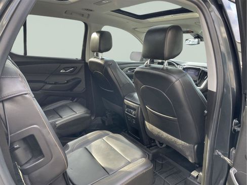 Used 2021 Chevrolet Traverse RS AWD/4WD image 19