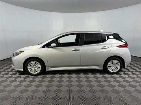 Used 2023 Nissan Leaf S image 10