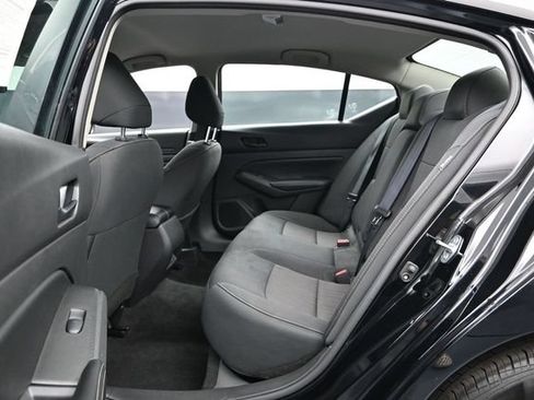 Used 2024 Nissan Altima 2.5 SV AWD/4WD image 21