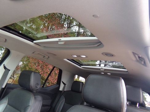 Used 2021 Chevrolet Traverse Premier w/ Redline Edition image 14