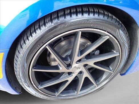 Used 2018 Chevrolet Camaro LT image 7