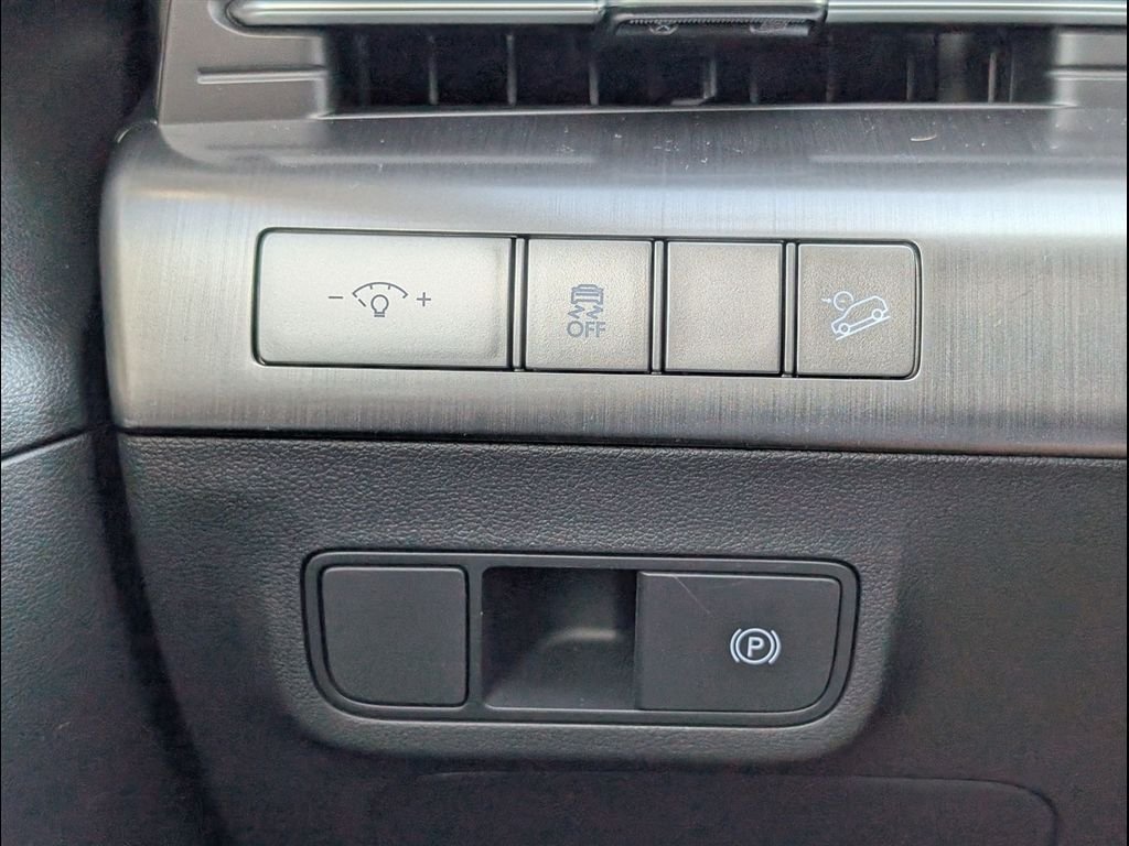 Used 2026 Hyundai Kona SEL Sport FWD image 15