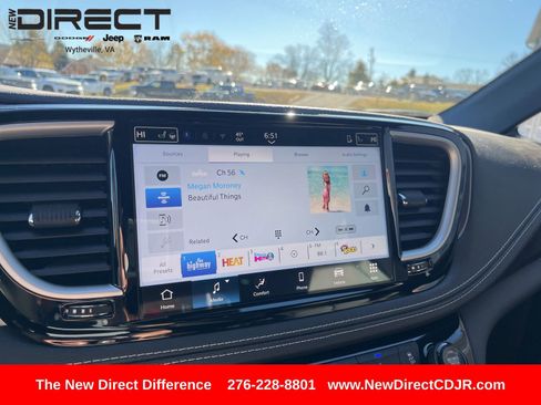 New 2026 Chrysler Pacifica Select image 16