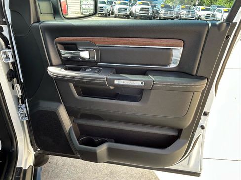 Used 2018 RAM 1500 Laramie w/ Convenience Group AWD/4WD image 16