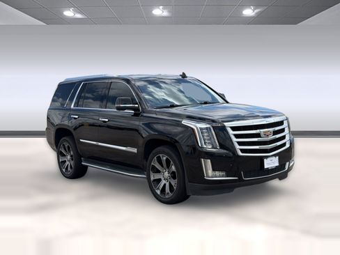 Used 2016 Cadillac Escalade Luxury RWD image 7