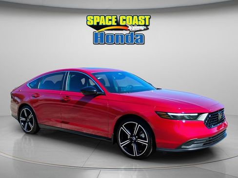 Used 2025 Honda Accord Sport image 1