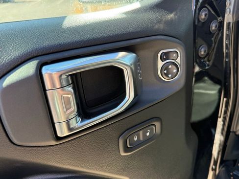 New 2025 Jeep Gladiator Sport image 14