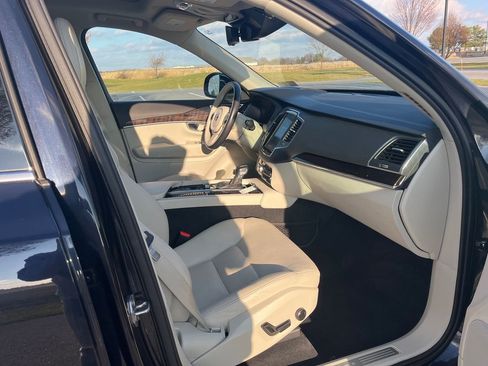 Used 2019 Volvo XC90 T6 Momentum w/ Advanced Package image 25