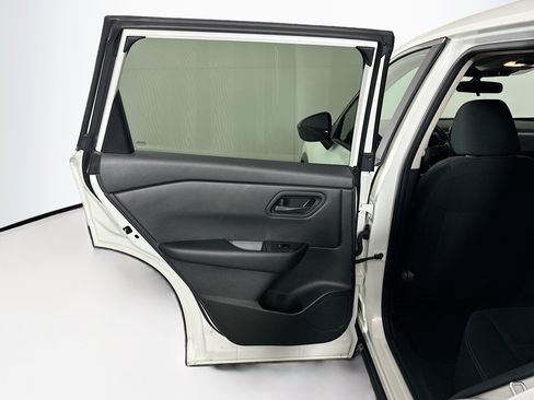 Used 2024 Nissan Rogue S AWD/4WD image 25