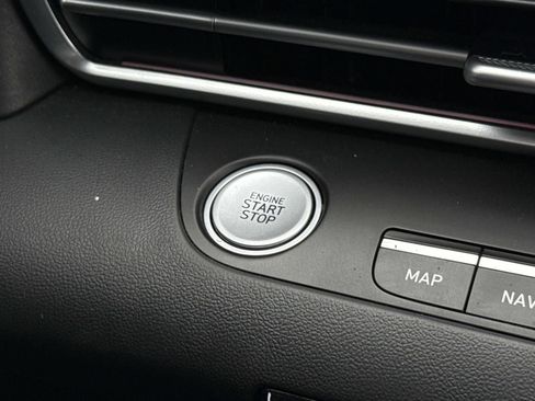 Used 2025 Hyundai Elantra SEL image 20