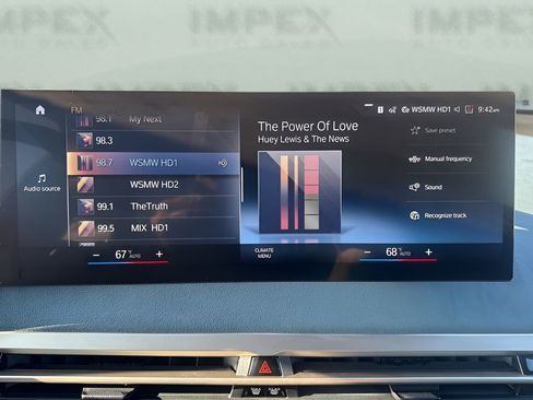 Used 2022 BMW iX xDrive50 w/ Premium Package image 19