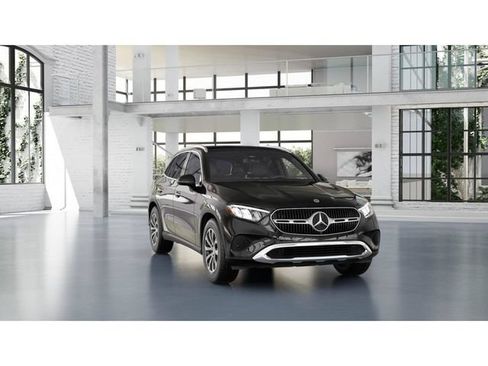 Used 2026 Mercedes-Benz GLC 300 4MATIC image 9