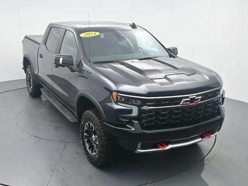 Used 2024 Chevrolet Silverado 1500 ZR2 w/ Technology Package AWD/4WD image 26