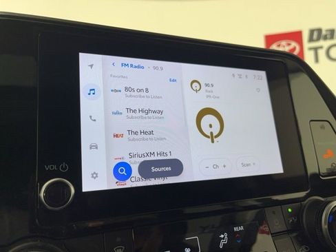 Certified 2023 Toyota Highlander XLE image 11