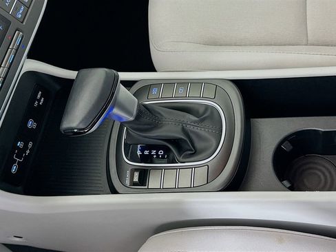 Certified 2025 Hyundai Kona SEL image 16