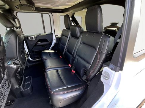Used 2018 Jeep Wrangler Unlimited Rubicon w/ Dual Top Group AWD/4WD image 22