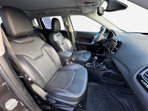Certified 2019 Jeep Compass Limited image 32