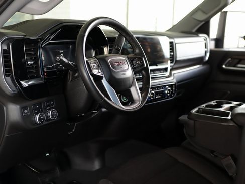 Used 2024 GMC Sierra 2500 SLE w/ SLE Value Package; image 9