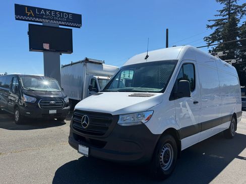 Used 2021 Mercedes-Benz Sprinter 2500 w/ Driver Convenience Package image 1