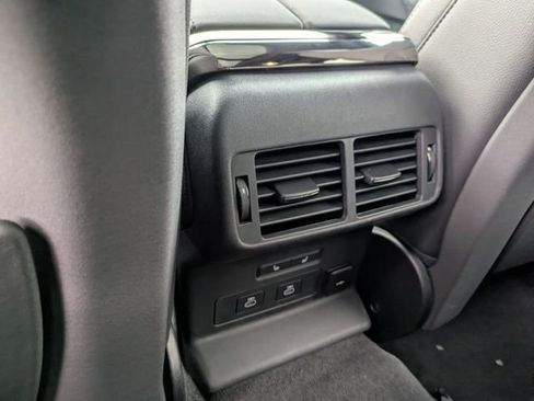 Used 2024 Land Rover Range Rover Velar Dynamic SE image 13