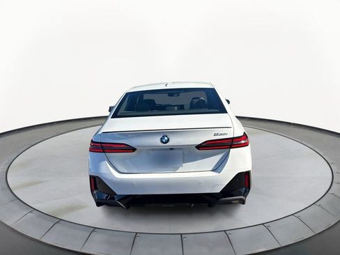 Used 2026 BMW 530i w/ M Sport Package image 7