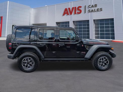 Used 2025 Jeep Wrangler Unlimited Rubicon w/ Convenience Group image 5