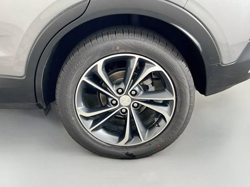 Used 2023 Buick Encore GX Select w/ Safety Package II AWD/4WD image 34