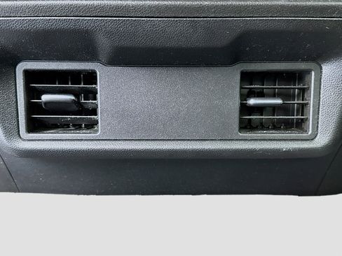 Used 2022 Chevrolet Silverado 1500 Custom image 16