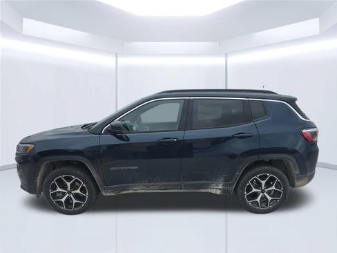 Used 2026 Jeep Compass Limited w/ Sun, Sound & Navigation Group AWD/4WD image 42