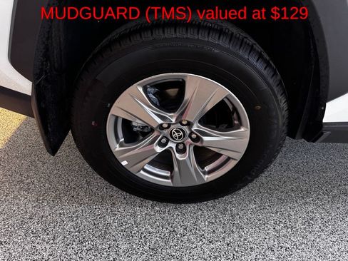 Used 2023 Toyota RAV4 XLE AWD/4WD image 10