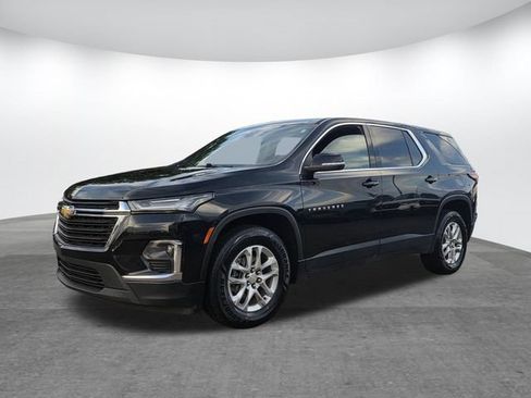 Used 2023 Chevrolet Traverse LS w/ Safety Package FWD image 6