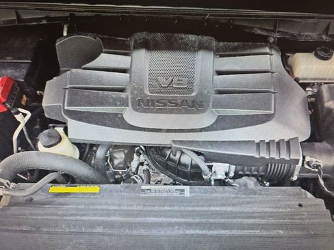 Used 2021 Nissan Titan Platinum Reserve image 7