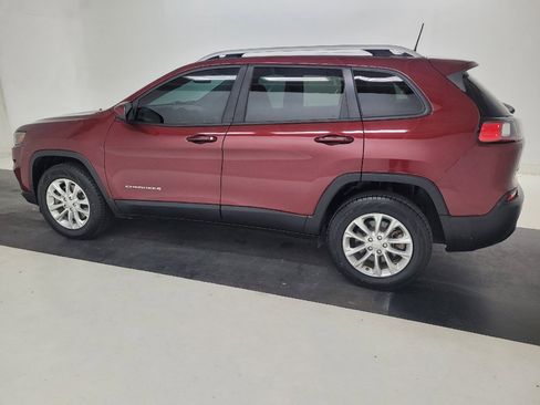 Used 2020 Jeep Cherokee Latitude w/ Cold Weather Group AWD/4WD image 3