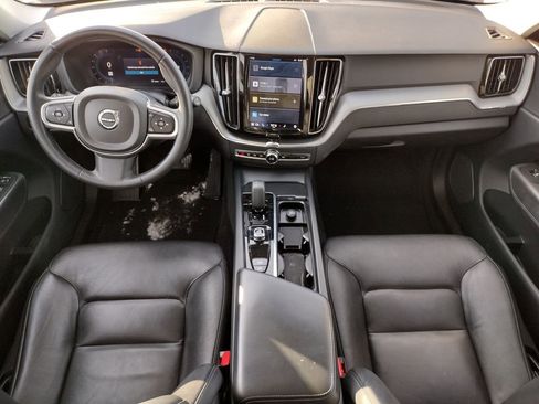 Used 2023 Volvo XC60 B5 Core image 7
