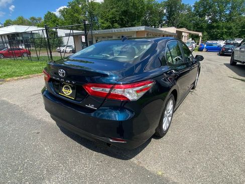Used 2019 Toyota Camry LE image 5