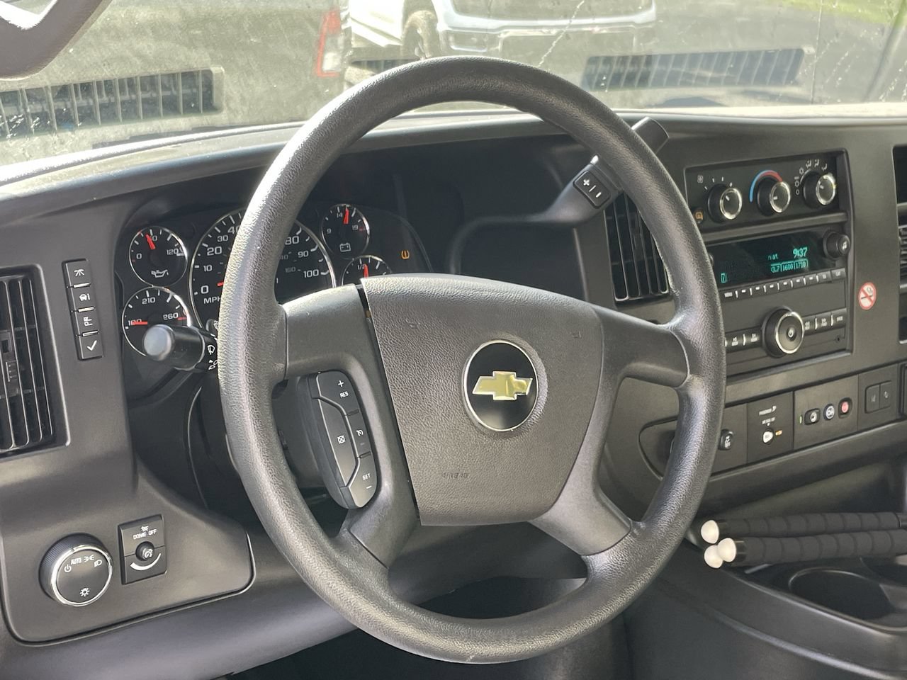 Used 2025 Chevrolet Express 3500 LT w/ LT Preferred Equipment Group RWD image 30