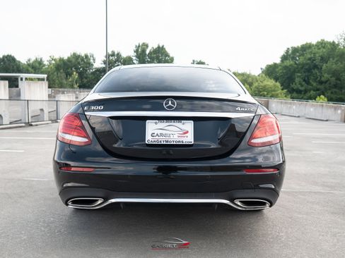Used 2018 Mercedes-Benz E 300 4MATIC w/ AMG Line Exterior image 6