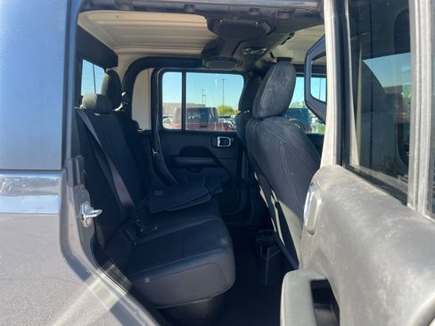 Used 2020 Jeep Gladiator Overland image 18