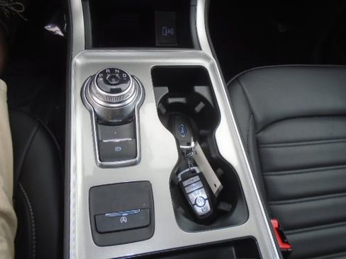Used 2024 Ford Edge SEL w/ Convenience Package AWD/4WD image 17