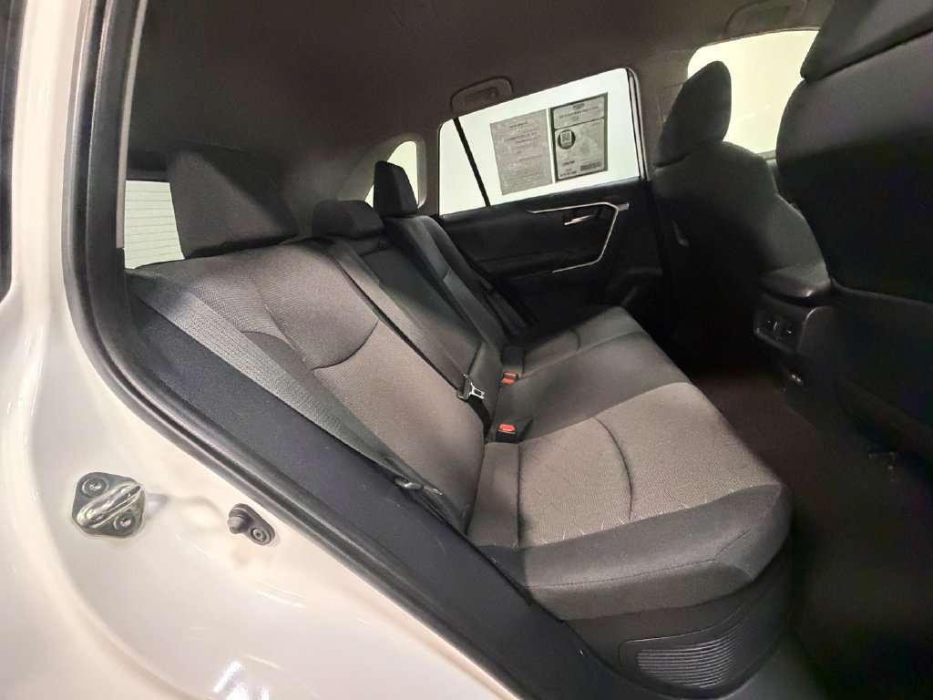 Used 2025 Toyota RAV4 XLE AWD/4WD image 14