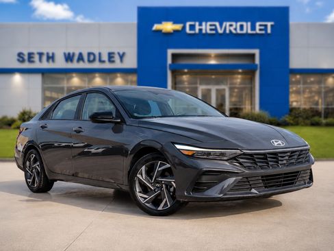 Used 2025 Hyundai Elantra Sport FWD image 49