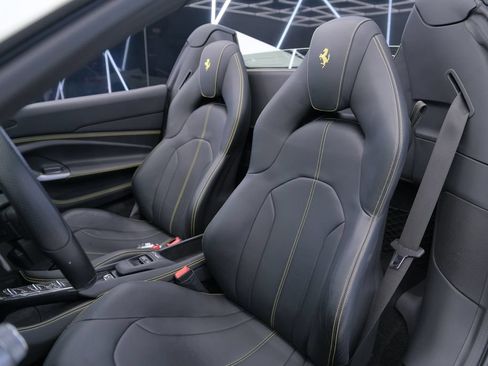 Used 2022 Ferrari F8 Tributo RWD image 14