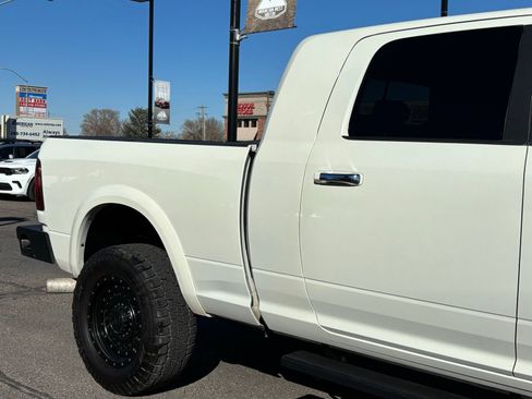 Used 2017 RAM 2500 Laramie AWD/4WD image 3