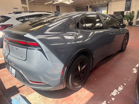 Used 2023 Toyota Prius LE FWD image 7