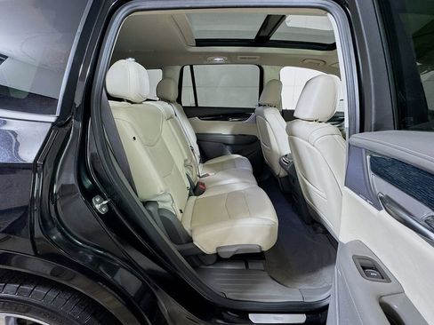 Certified 2024 Cadillac XT6 Premium Luxury image 28