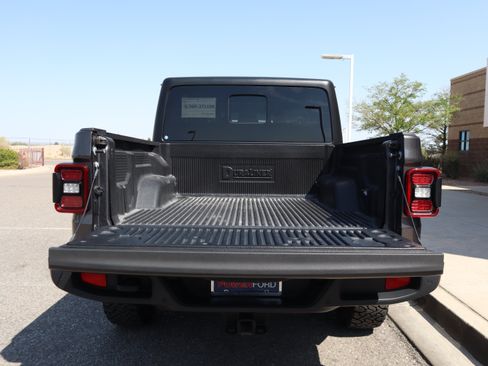 Used 2024 Jeep Gladiator Sport AWD/4WD image 21