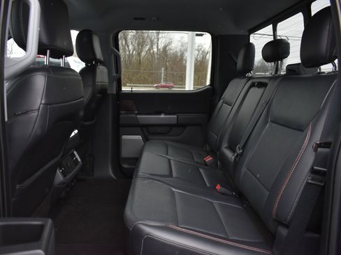 Used 2021 Ford F150 Lariat w/ FX4 Off-Road Package image 9