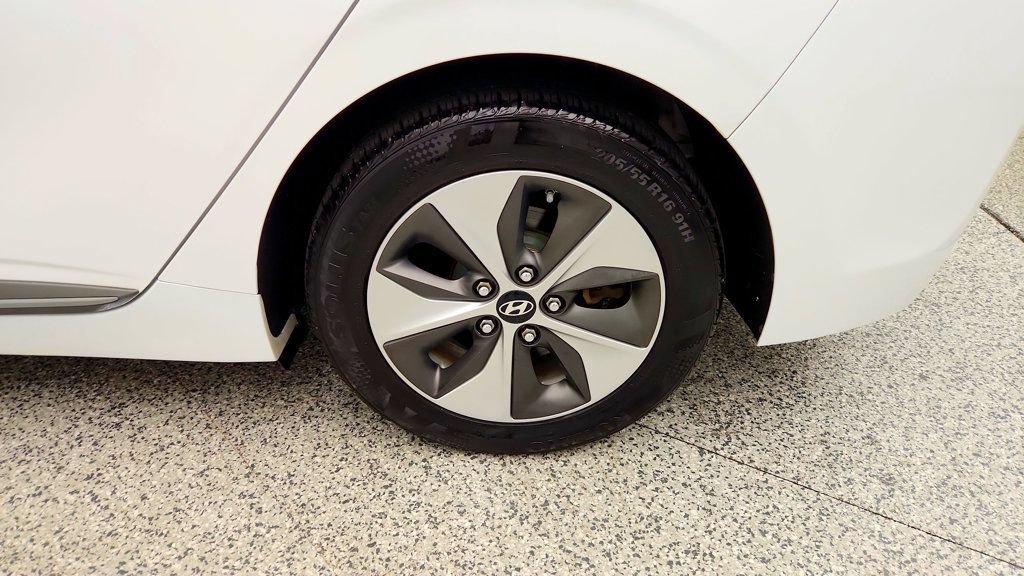 Used 2019 Hyundai Ioniq Electric FWD image 9